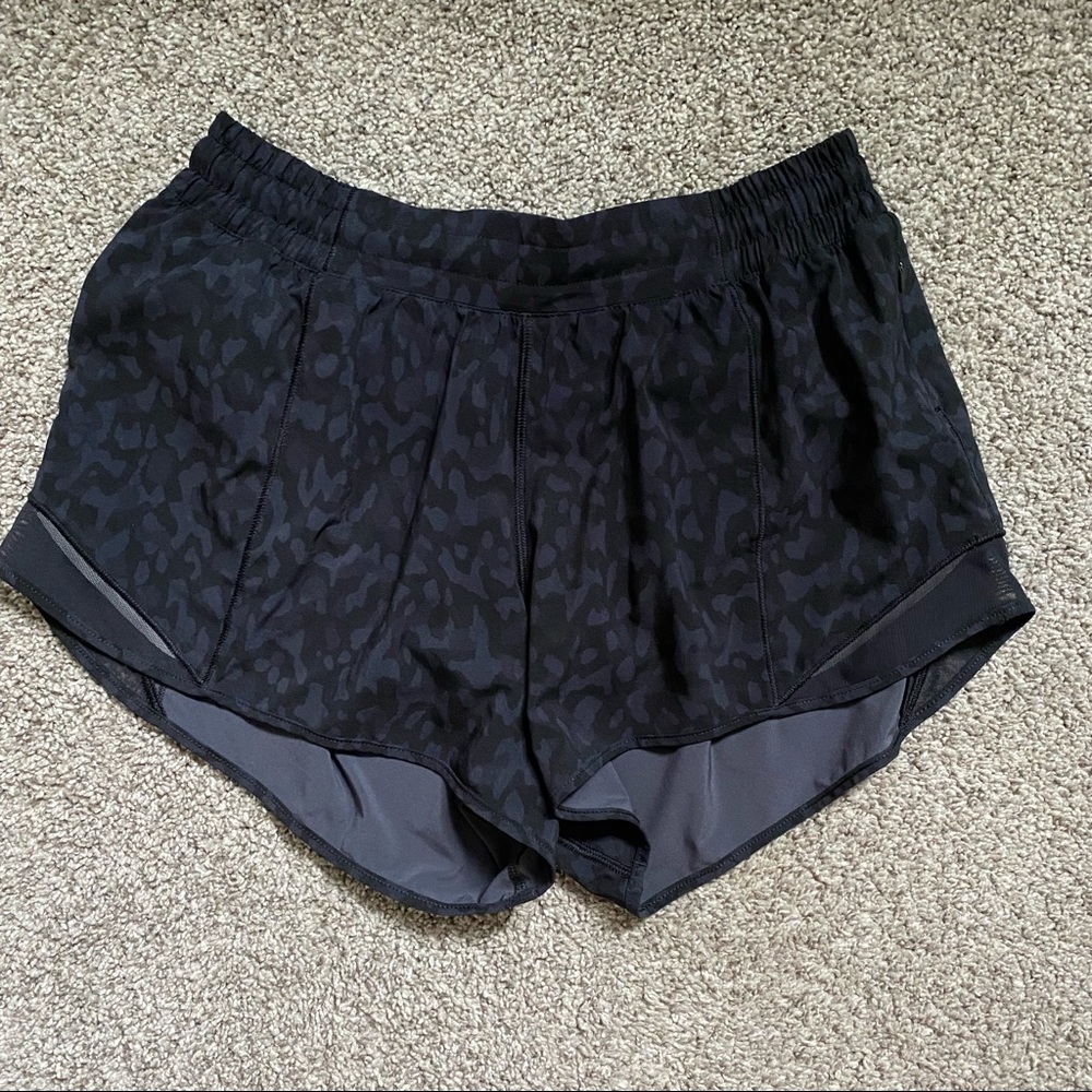 Lululemon Hotty Hot shorts